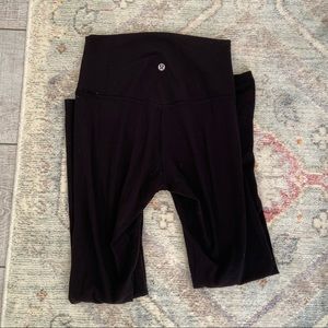 Lululemon aligns 25”